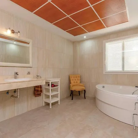 Puerto De Santiago Sleeps 10 Pool Air Con Villa
